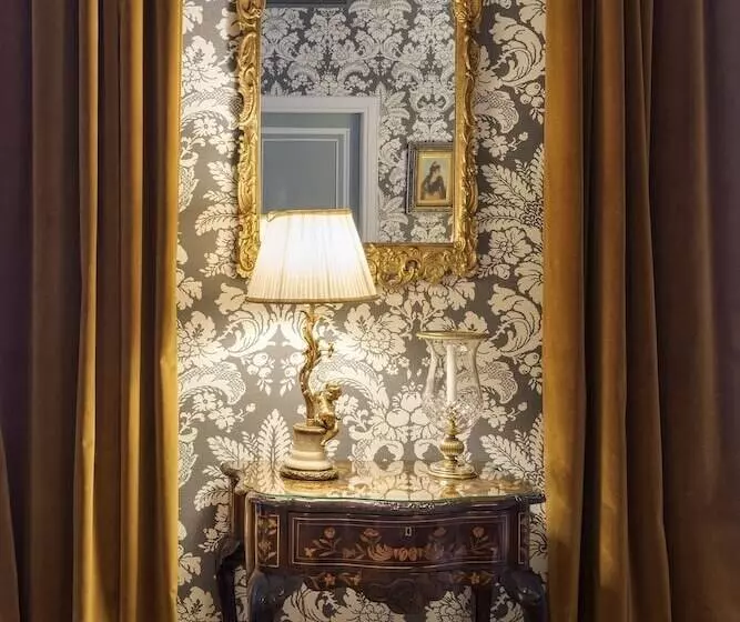 سوییت لوکس, Relais & Châteaux Hotel Orfila