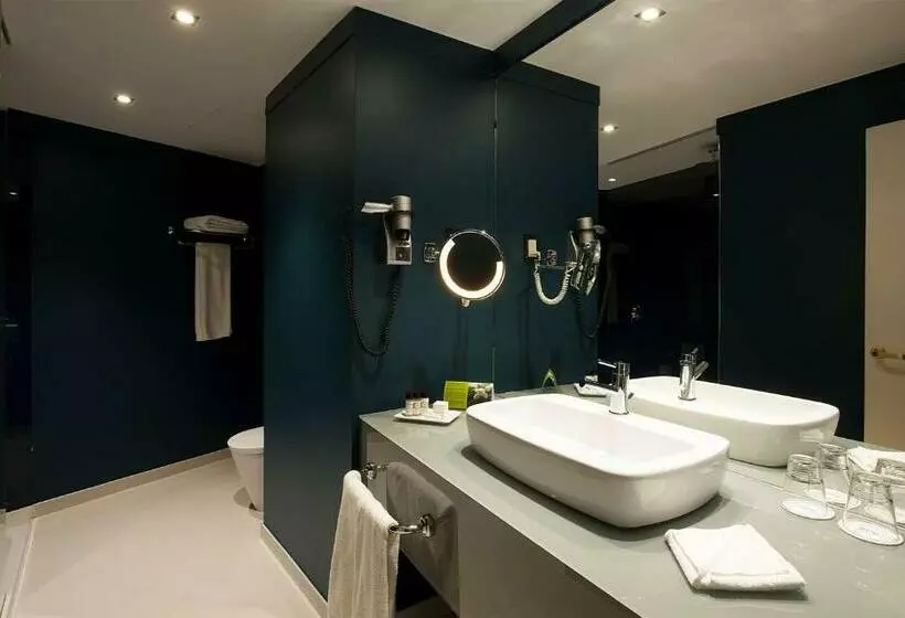 Quarto standart comunicado, Tivoli Oriente Lisboa