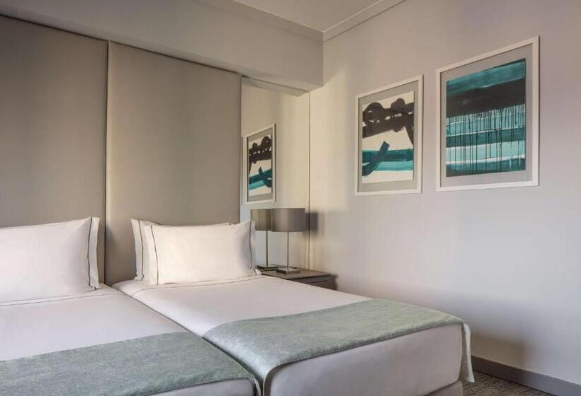 Deluxe room with river view, Tivoli Oriente Lisboa
