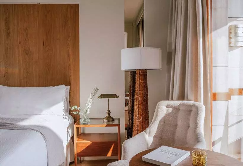 اتاق لوکس با چشم‌انداز دریا, Victoria Gran Meliá