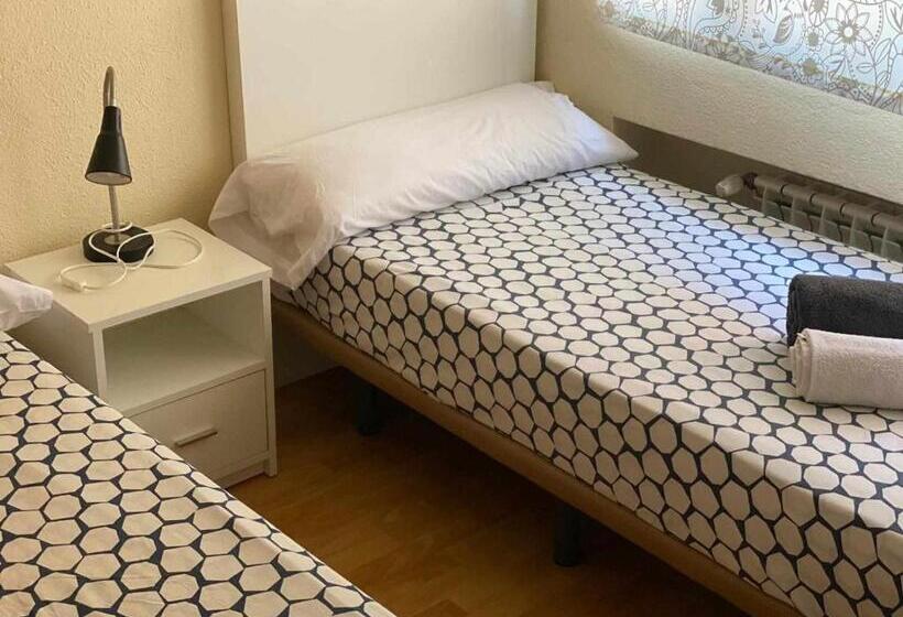 اتاق استاندارد, Residencia 12 Octubre