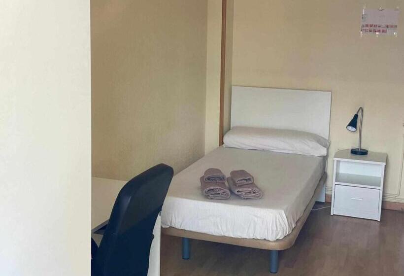 اتاق استاندارد یک نفره, Residencia 12 Octubre