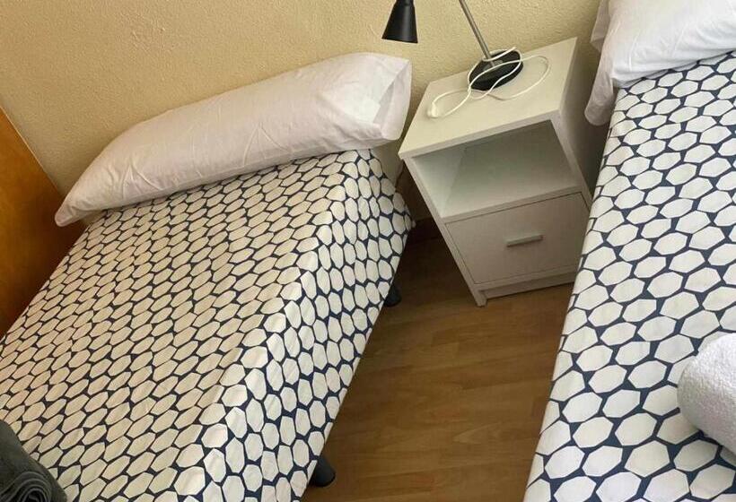 اتاق استاندارد, Residencia 12 Octubre