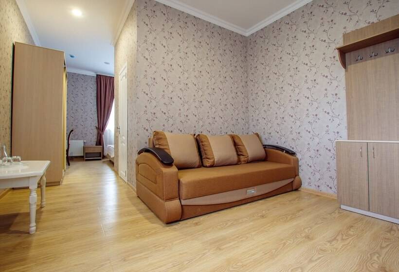 استودیوی استاندارد, Atlas