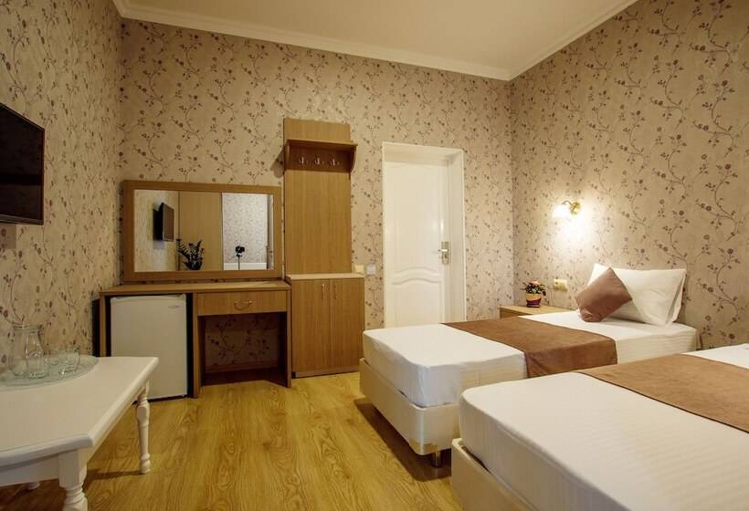 استودیوی استاندارد, Atlas