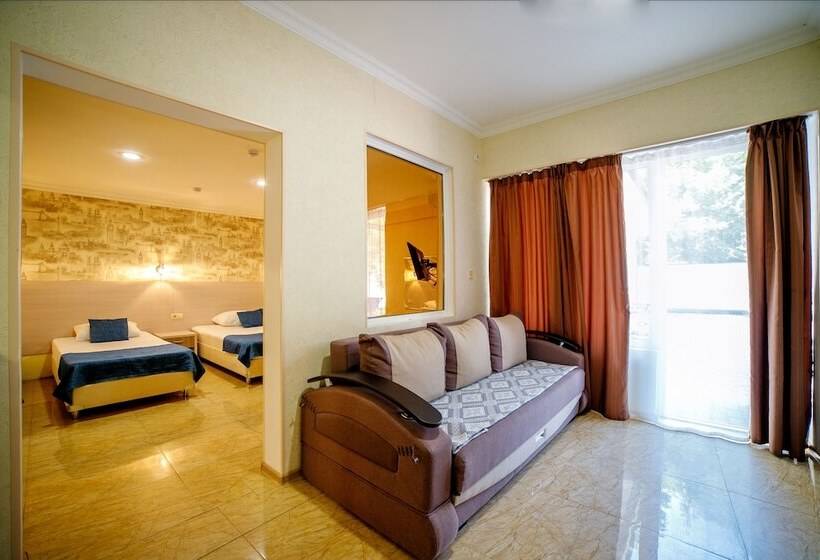 استودیو خانوادگی, Atlas