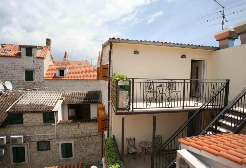 غرفة قياسية, Rooms Beljan