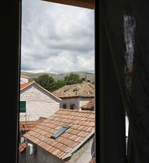 غرفة قياسية, Rooms Beljan