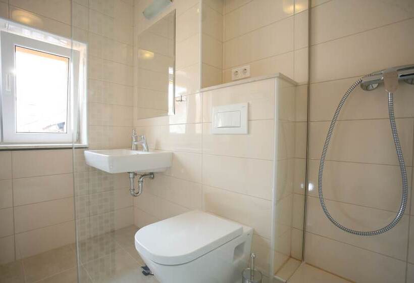 غرفة قياسية, Rooms Beljan