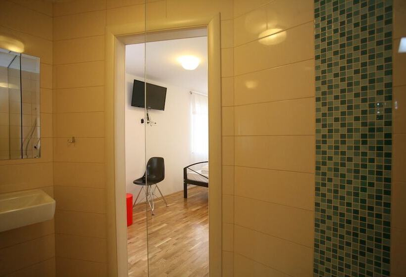 غرفة كومفورت, Rooms Beljan