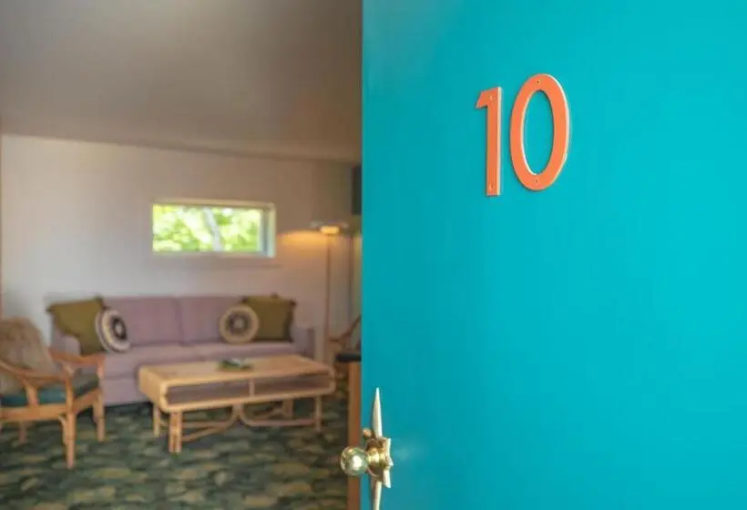 Deluxe-studio, Rye Motor Inn   An Adults Only