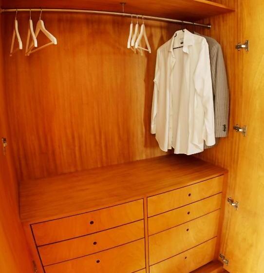 غرفة قياسية, Sense Of Ofir