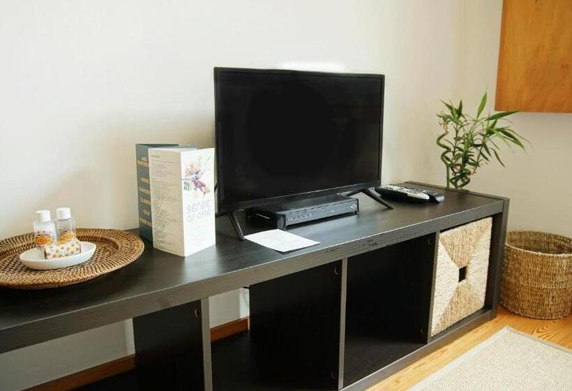 غرفة قياسية حمام مشترك, Sense Of Ofir