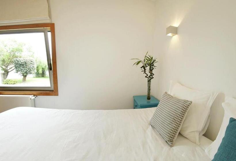 غرفة قياسية حمام مشترك, Sense Of Ofir