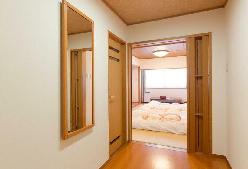 スタンダード4人部屋, Kokura Recent