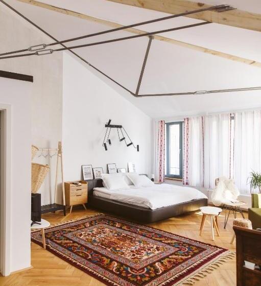 غرفة قياسية, Camino Home 2