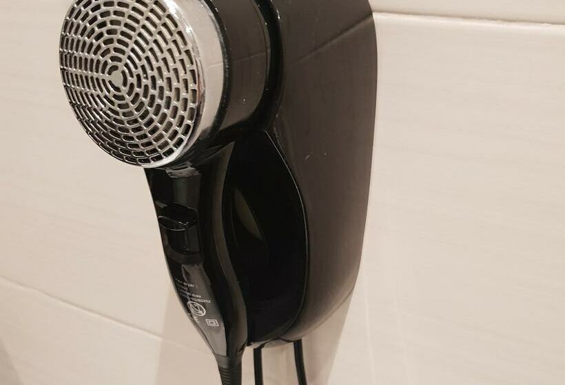 اتاق اکونومی, A Better Place By Lisbon Ii