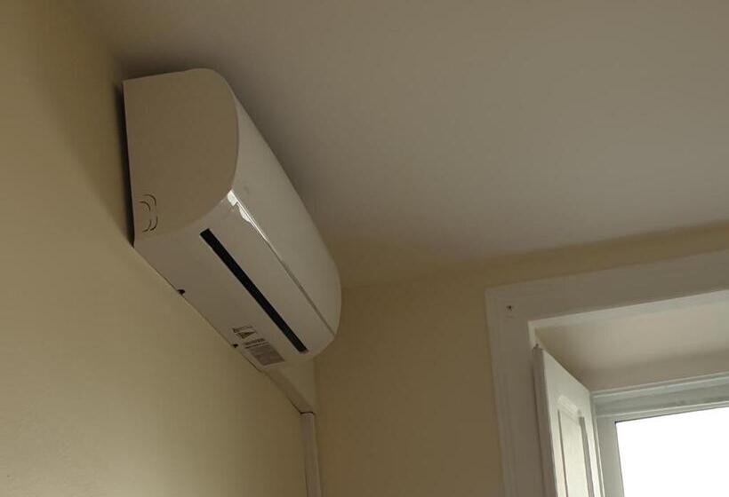 اتاق اکونومی, A Better Place By Lisbon Ii