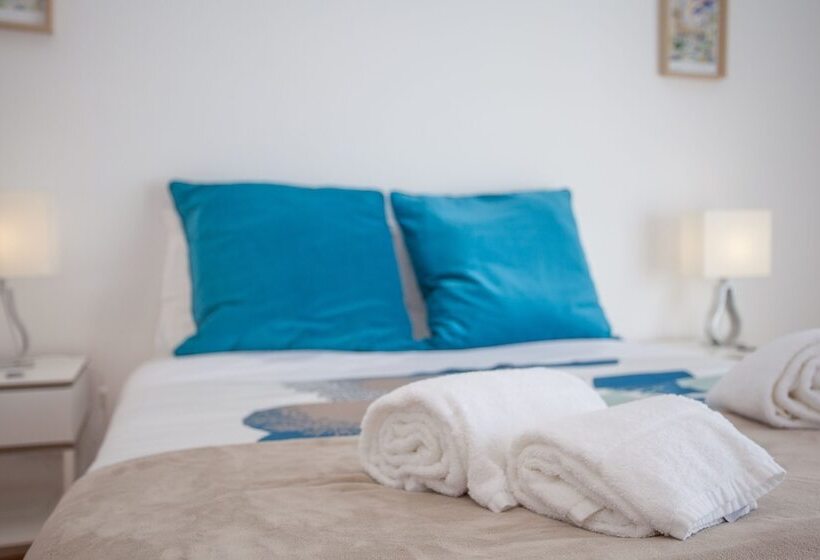 اتاق خانوادگی با سرویس بهداشتی مشترک, Mouralua