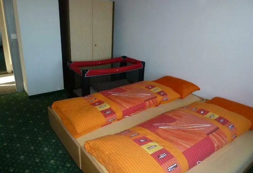 Economy Room Shared Bathroom, Restaurant Sunnmatt