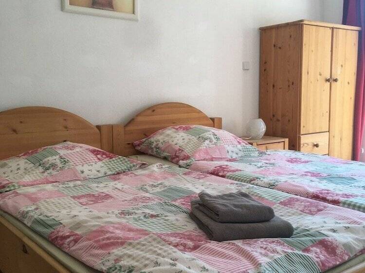 إستوديو قياسى, Landhof Potsdam