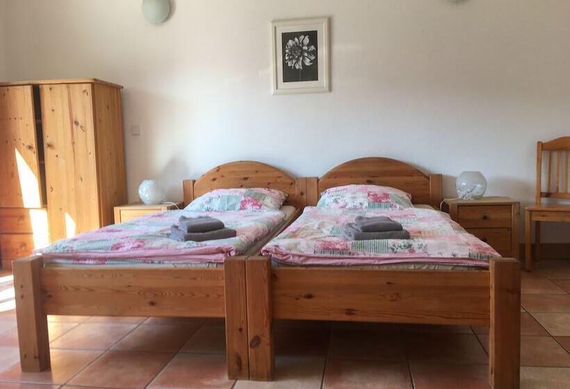 إستوديو قياسى, Landhof Potsdam