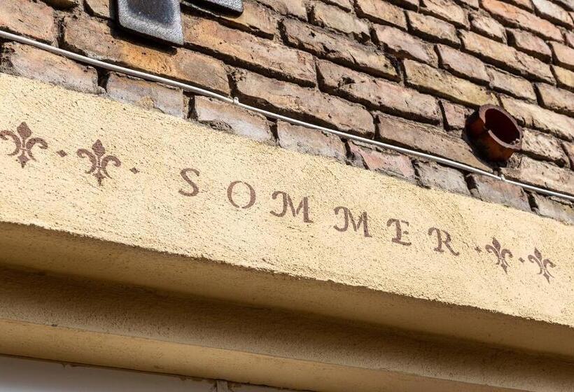 إستوديو قياسى, Landhof Potsdam