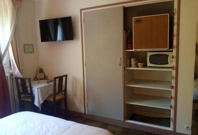 Трехместный Номер Стандарт Вид на Сад, Havre De Paix Au Bords De L Eure Divers Hébergements