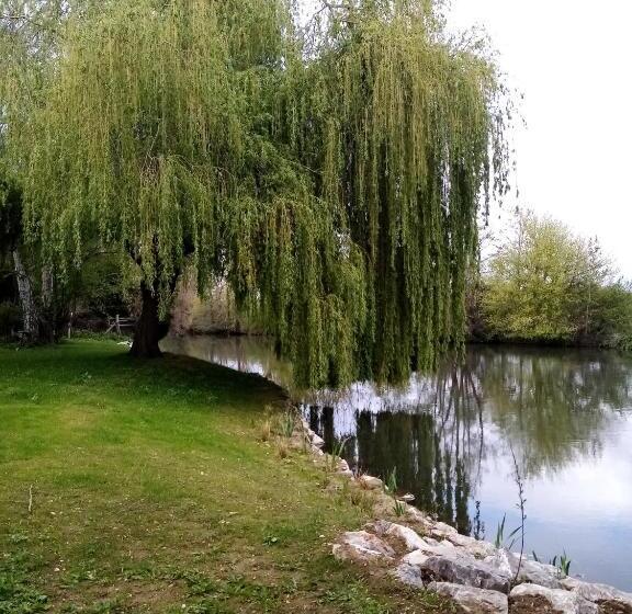Трехместный Номер Стандарт Вид на Сад, Havre De Paix Au Bords De L Eure Divers Hébergements