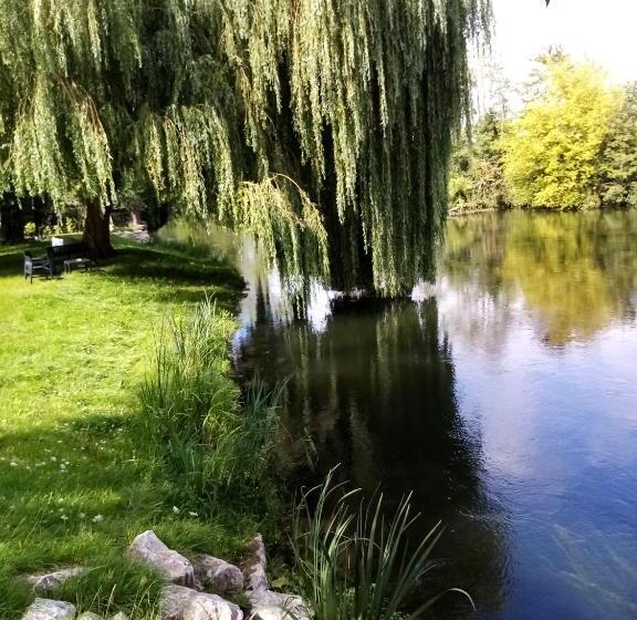 Апартаменты 1 Спальня, Havre De Paix Au Bords De L Eure Divers Hébergements