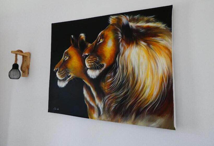 اتاق استاندارد, Hakuna Woga Inn