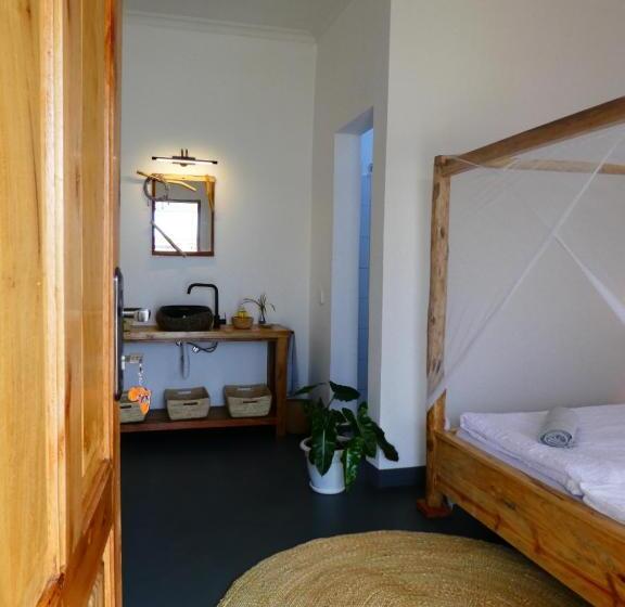 اتاق استاندارد, Hakuna Woga Inn