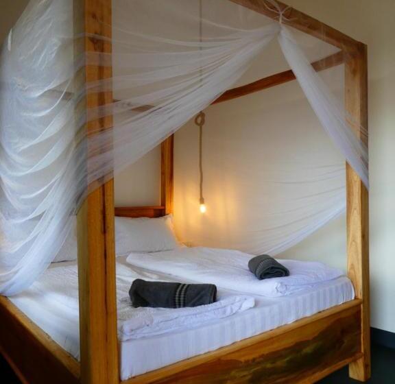 اتاق استاندارد, Hakuna Woga Inn