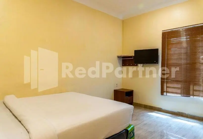デラックスルーム, Adam Malik Guesthouse Near Regale Icc Medan Mitra Reddoorz