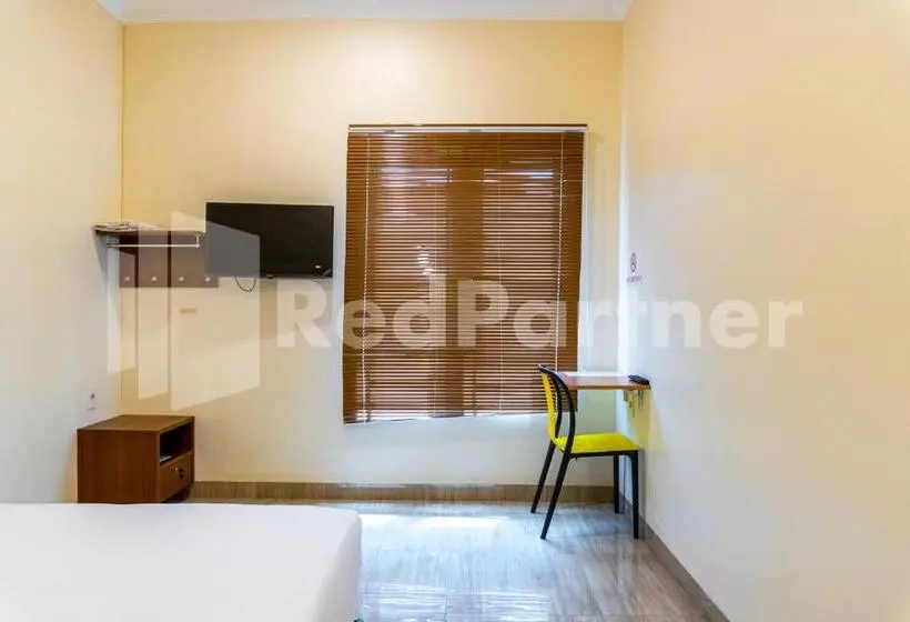 デラックスルーム, Adam Malik Guesthouse Near Regale Icc Medan Mitra Reddoorz