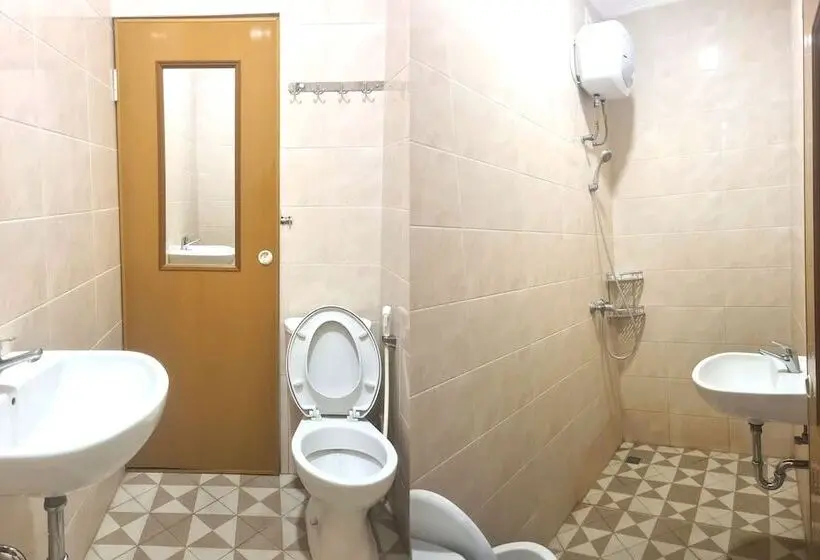 スーペリアースイート, Adam Malik Guesthouse Near Regale Icc Medan Mitra Reddoorz