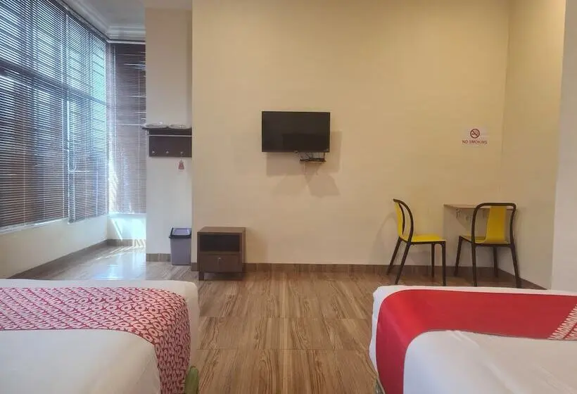 スーペリアースイート, Adam Malik Guesthouse Near Regale Icc Medan Mitra Reddoorz
