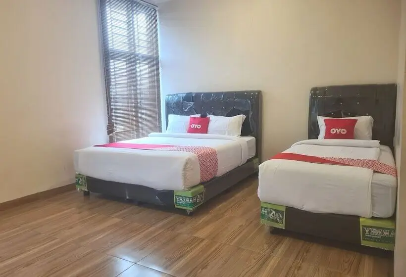 スーペリアースイート, Adam Malik Guesthouse Near Regale Icc Medan Mitra Reddoorz