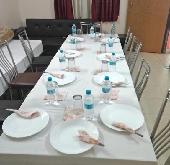 غرفة قياسية, Buddha