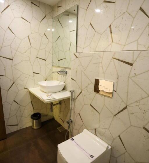 スーペリアールーム, Coal Capital