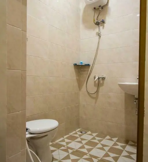 スーペリアースイート, Adam Malik Guesthouse Near Regale Icc Medan Mitra Reddoorz