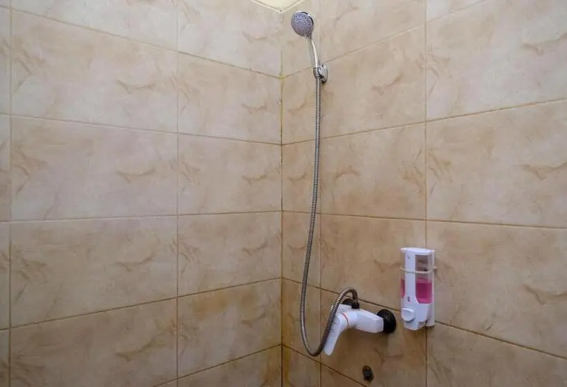 デラックスルーム, Reddoorz Near Taman Pantai Alam Indah Tegal