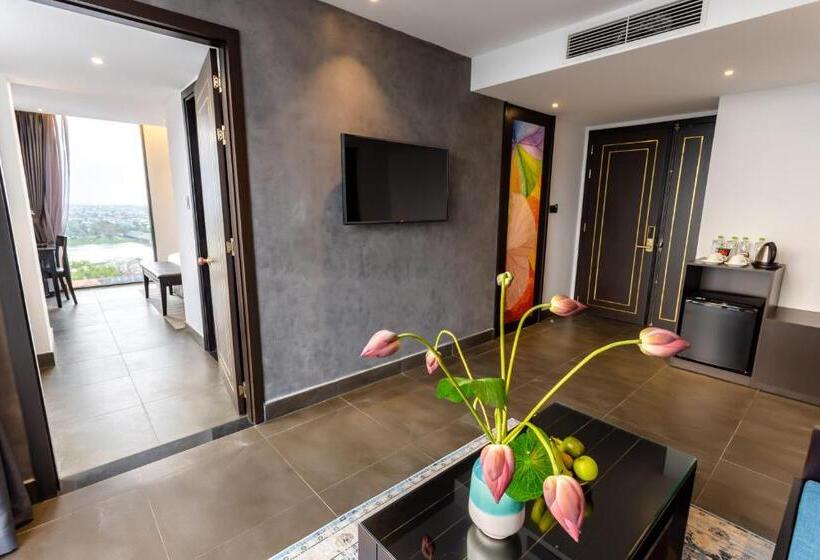 سوییت خانوادگی, White Lotus Hue