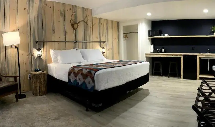 Deluxe-huone King-vuode, Outdoors Inn