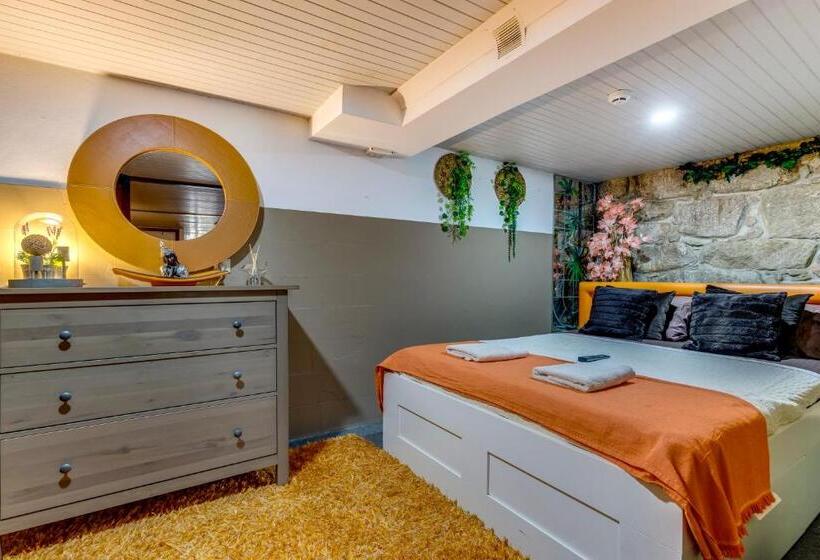 اتاق استاندارد, Garden In Town Hostel