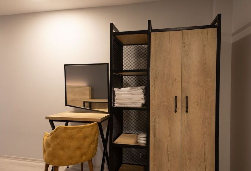 高级大房间, Adresin