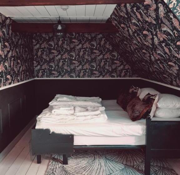 غرفة قياسية, Idala Gård