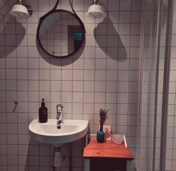 标准间, Idala Gård