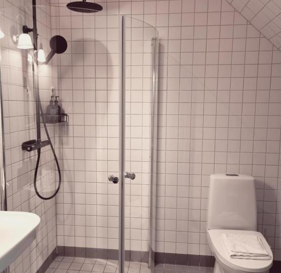 جناح, Idala Gård