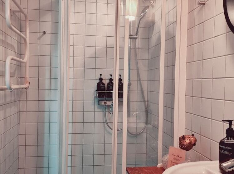 غرفة قياسية, Idala Gård